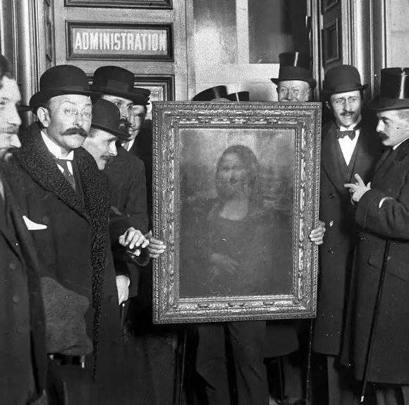 When the Mona Lisa Made A Surprise Trip To Italy